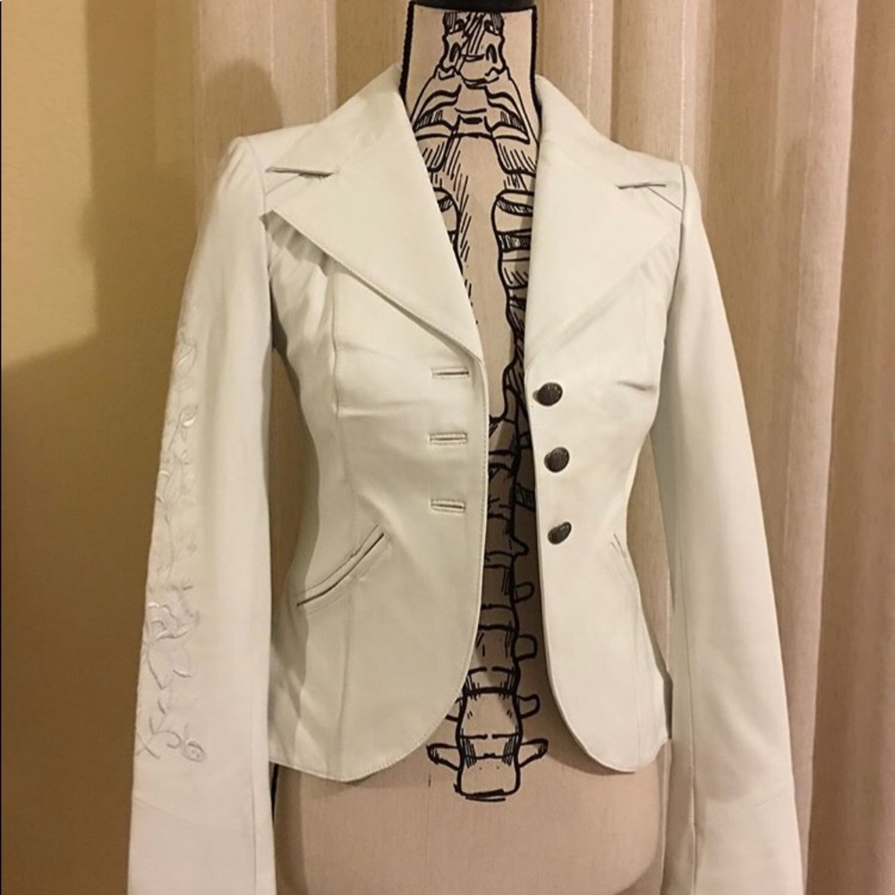 Tahari 100% leather white jacket I love Poshmark